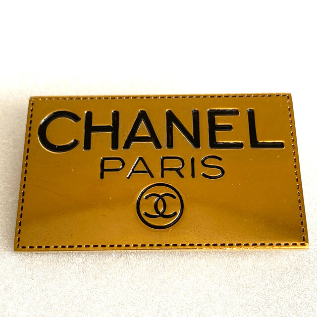 アクセサリーCHANEL シャネル ロゴ ブローチ ゴールド ココマーク バッジ プレート