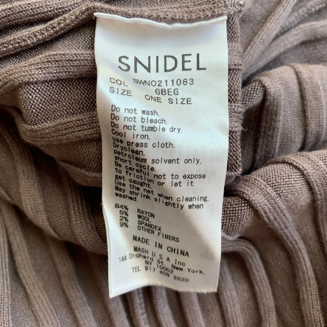 SNIDEL(スナイデル)のスナイデル　アシメトリーリブワンピース レディースのワンピース(ロングワンピース/マキシワンピース)の商品写真