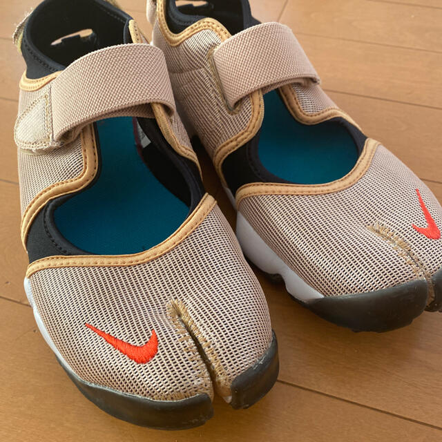 NIKE(ナイキ)の希少⭐︎NIKE エアリフト　ゴールド　25cm レディースの靴/シューズ(スニーカー)の商品写真