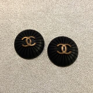 シャネル(CHANEL)のCHANEL シャネル　ボタン(ピアス)