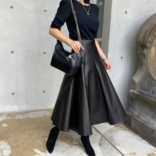 ザラ(ZARA)の美品 韓国 レザー フレアスカート(スカート)