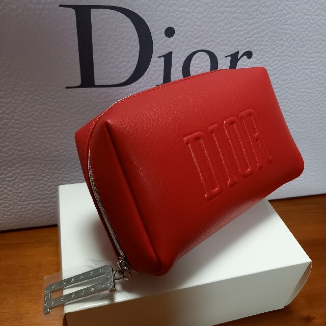 Christian Dior(クリスチャンディオール)のDior 赤 ポーチ コスメ/美容のメイク道具/ケアグッズ(ボトル・ケース・携帯小物)の商品写真