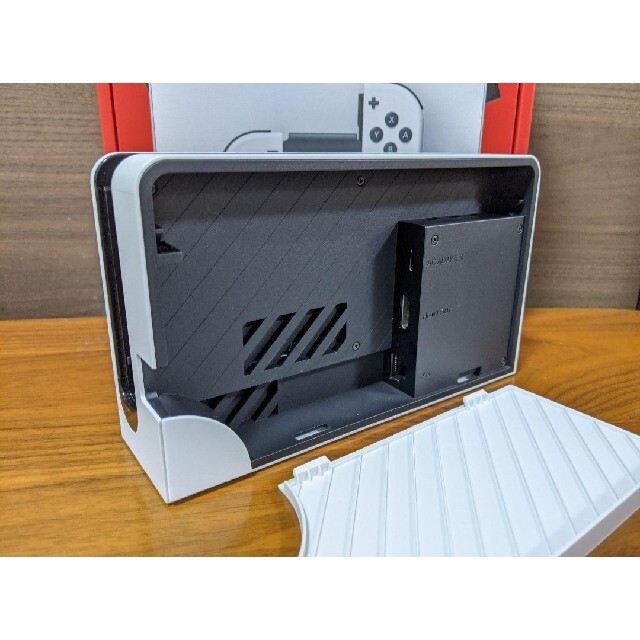 Nintendo Switch ドック(有機ELモデル付属)※箱は付きません Nintendo Switch ドック(有機ELモデル付属)※箱は付きません