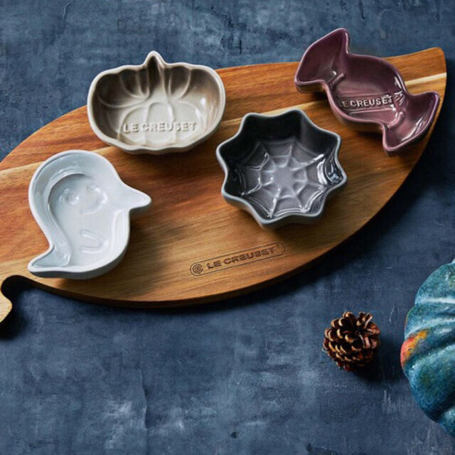 LE CREUSET(ルクルーゼ)の【週末まで価格】ルクルーゼ　食器 ミニ・ハロウィン　ディッシュ (4個入り)  インテリア/住まい/日用品のキッチン/食器(食器)の商品写真