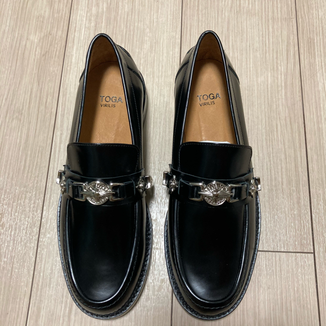 TOGA(トーガ)のTOGA VIRILIS ローファー　黒　BLACK サイズ43 新品未使用  メンズの靴/シューズ(その他)の商品写真