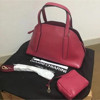 フルラ(Furla)の新品48000円ジャンニキャリー二★差し色に可愛いバッグ★フューシャピンク(ショルダーバッグ)