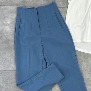 ザラ(ZARA)のZARAハイウエストパンツ　ブルー(クロップドパンツ)