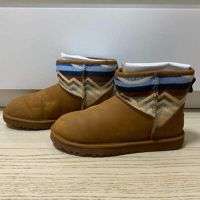 UGG(アグ)のUGG × PENDLETON / クラシックミニ コラボムートーブーツ レディースの靴/シューズ(ブーツ)の商品写真