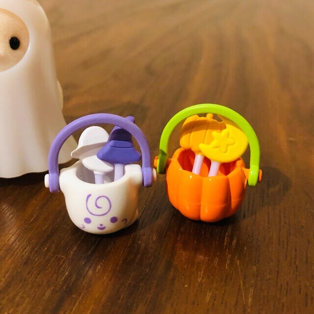 シルバニアファミリー ハロウィンナイトパレード ネコ おばけ カボチャ エンタメ/ホビーのおもちゃ/ぬいぐるみ(キャラクターグッズ)の商品写真