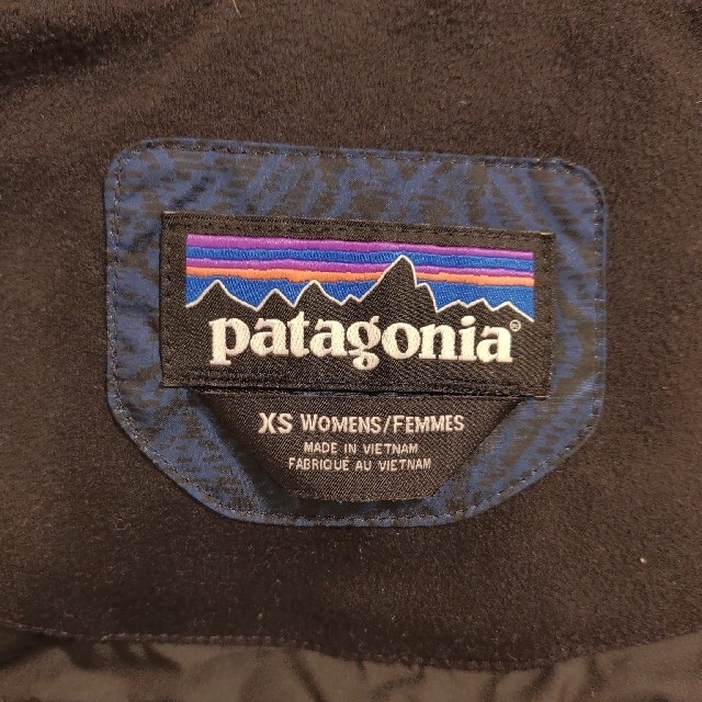 patagonia(パタゴニア)の【新品未使用】patagonia 2wayダウンベスト レディース ネイビー レディースのジャケット/アウター(ダウンベスト)の商品写真