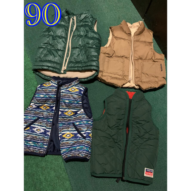 Old Navy(オールドネイビー)のダウンベスト90サイズ4点！バラ売り可 キッズ/ベビー/マタニティのキッズ服男の子用(90cm~)(ジャケット/上着)の商品写真