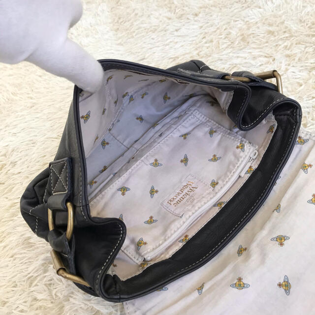 極美品✨Vivienne Westwood ショルダーバッグ オーブ 型押し