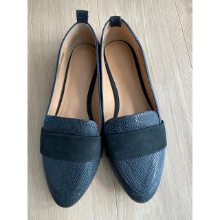 アグ(UGG)のUGG パンプス　黒(ローファー/革靴)