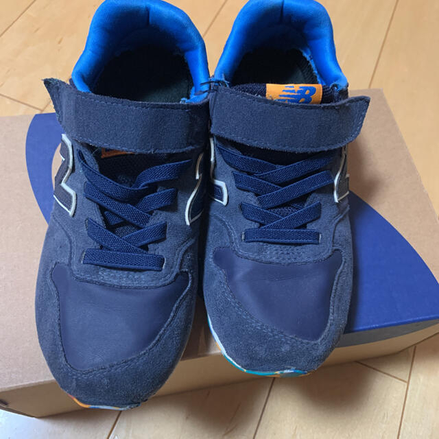 New Balance(ニューバランス)の☆miii様専用☆   ニューバランスキッズ996 21.5センチ キッズ/ベビー/マタニティのキッズ靴/シューズ(15cm~)(スニーカー)の商品写真