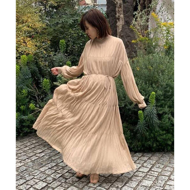 FRAY I.D - FRAYID ワッシャープリーツニットワンピース beige FRAY I.D - FRAYID ワッシャープリーツニットワンピース beige