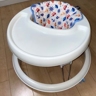 ニシマツヤ(西松屋)のベビー用歩行器☆(歩行器)