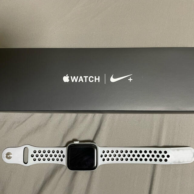 NIKEモデル : Apple Watch series4 (GPSモデル)