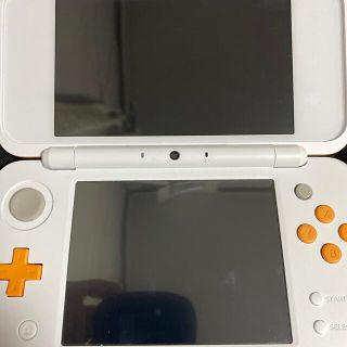 ニンテンドウ(任天堂)の任天堂2DS LL(携帯用ゲーム機本体)