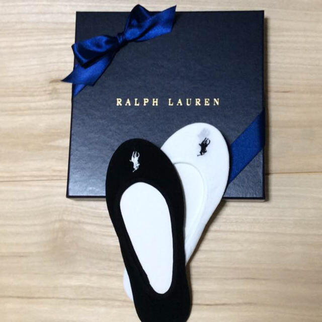 Ralph Lauren(ラルフローレン)のラルフローレンレディースフットカバー靴下ブラックホワイト2足セット【新品未使用】 レディースのレッグウェア(ソックス)の商品写真