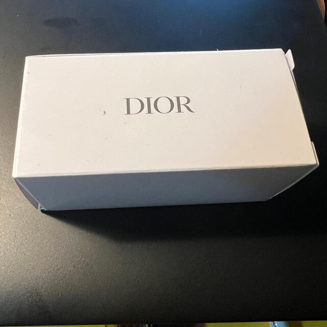 Dior(ディオール)の未使用美品 DIOR ノベルティ リップケース 非売品 コスメ/美容のメイク道具/ケアグッズ(その他)の商品写真