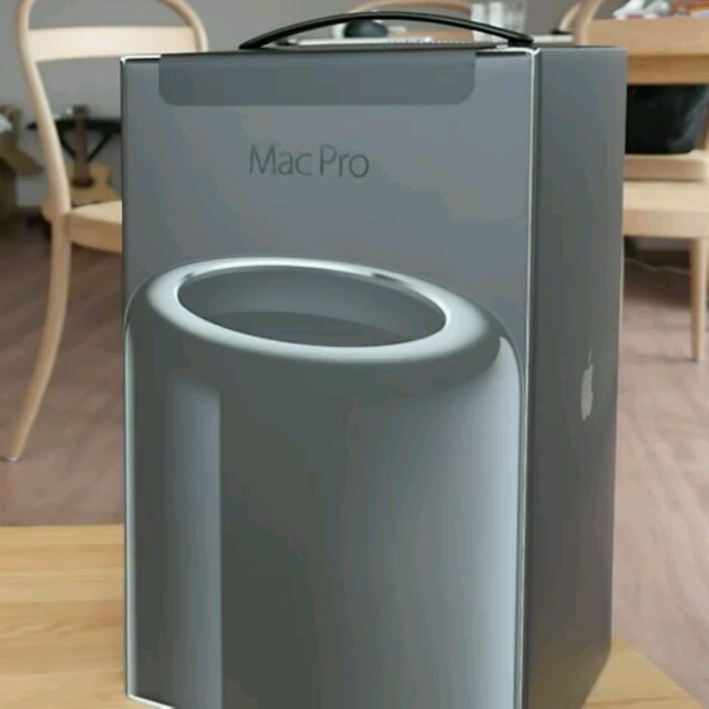 Apple(アップル)のMac Pro スマホ/家電/カメラのPC/タブレット(デスクトップ型PC)の商品写真