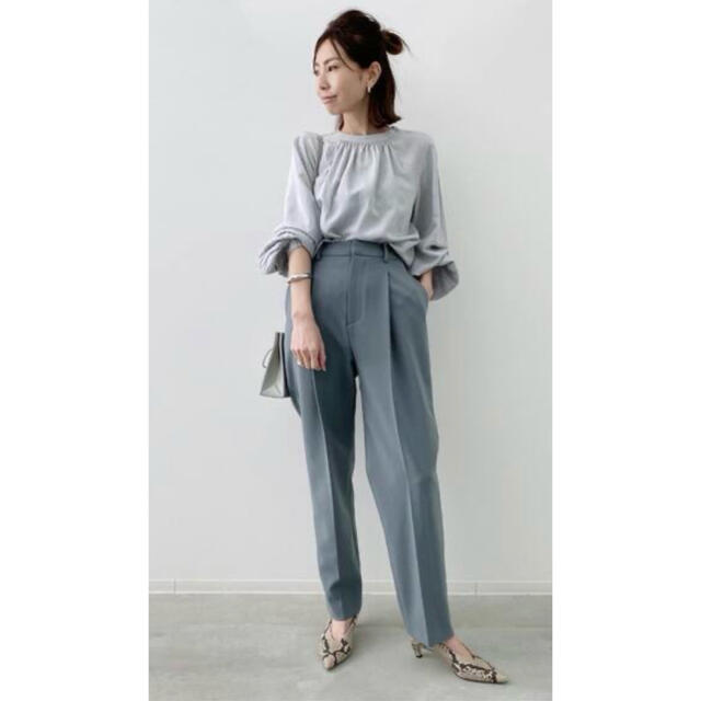 L'Appartement DEUXIEME CLASSE(アパルトモンドゥーズィエムクラス)のC/N  Gahter  Blouse グレー  /  アパルトモン  レディースのトップス(シャツ/ブラウス(長袖/七分))の商品写真