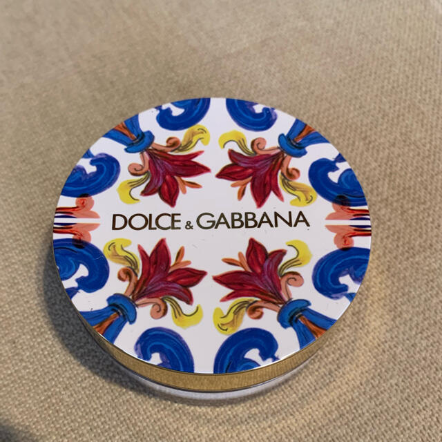 DOLCE&GABBANA(ドルチェアンドガッバーナ)のソーラーグロウ トランスルーセント ルースセッティングパウダー  コスメ/美容のベースメイク/化粧品(フェイスパウダー)の商品写真