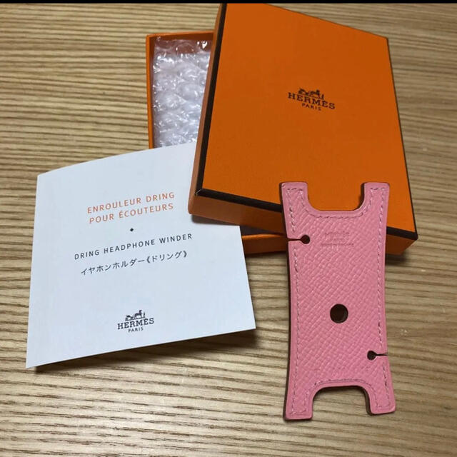 Hermes(エルメス)のイヤホン　ホルダー　Hermes スマホ/家電/カメラのスマホアクセサリー(その他)の商品写真