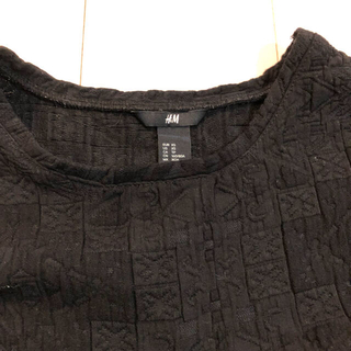 エイチアンドエム(H&M)の美品★H&M ジャガード　カットソー　ブラック　XS(カットソー(長袖/七分))