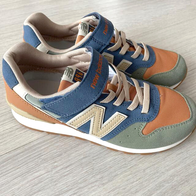 New Balance(ニューバランス)のNew Balance キッズ　996  22cm キッズ/ベビー/マタニティのキッズ靴/シューズ(15cm~)(スニーカー)の商品写真