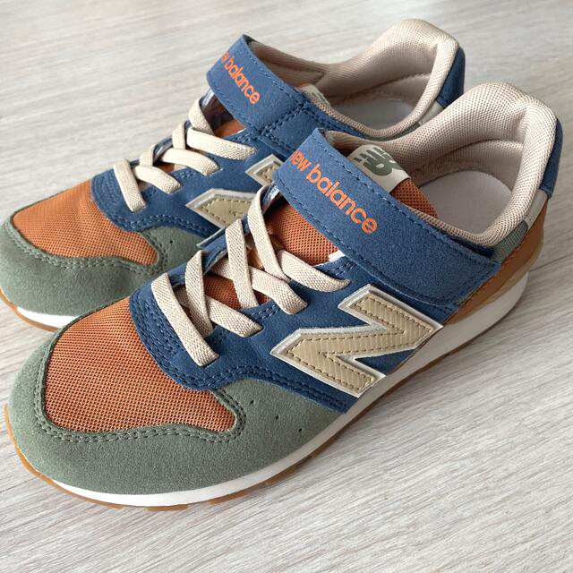 New Balance(ニューバランス)のNew Balance キッズ　996  22cm キッズ/ベビー/マタニティのキッズ靴/シューズ(15cm~)(スニーカー)の商品写真