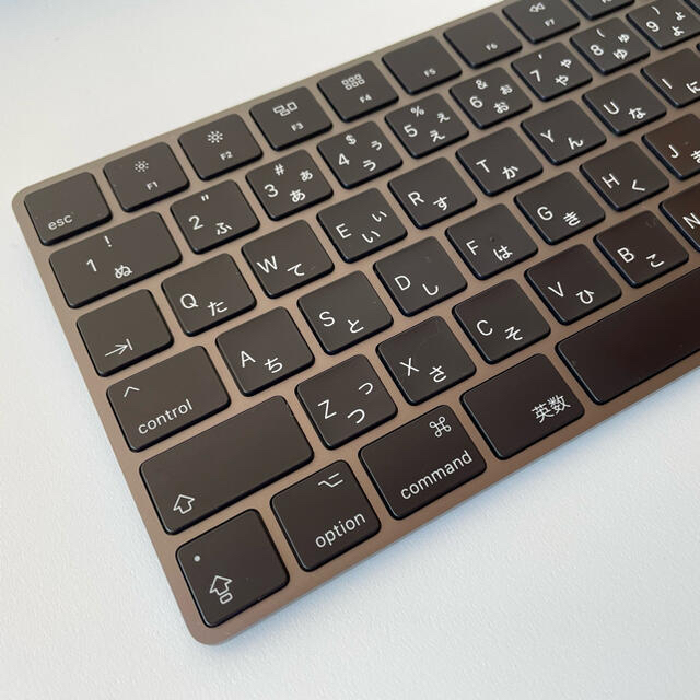 Apple(アップル)のApple magic keyboard スペースグレイ スマホ/家電/カメラのPC/タブレット(PCパーツ)の商品写真