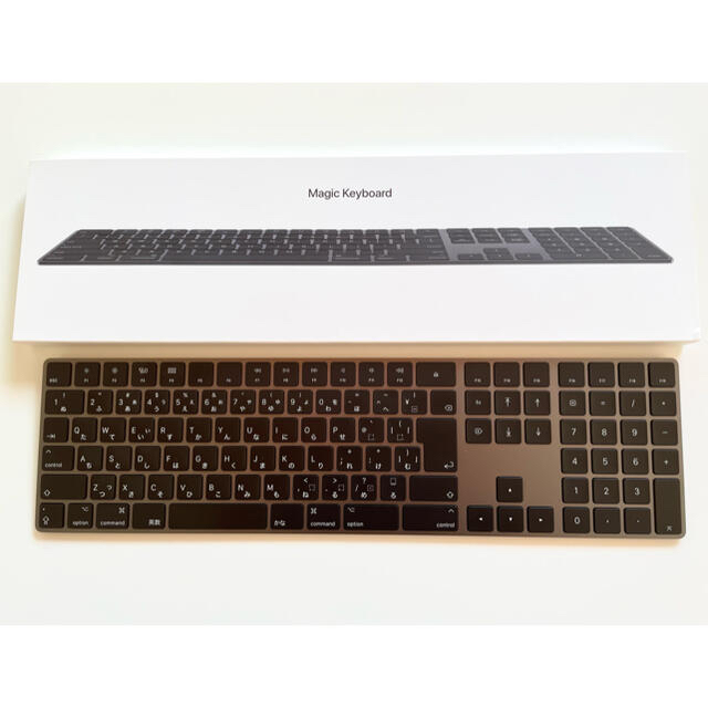 Apple(アップル)のApple magic keyboard スペースグレイ スマホ/家電/カメラのPC/タブレット(PCパーツ)の商品写真