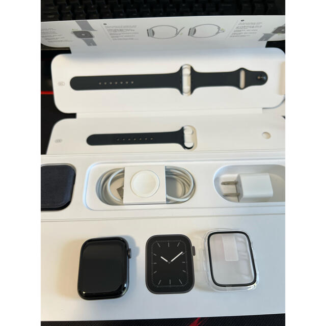 Apple Watch(アップルウォッチ)のApple Watch Series 5 44mmスペースグレイスポーツバンド メンズの時計(腕時計(デジタル))の商品写真