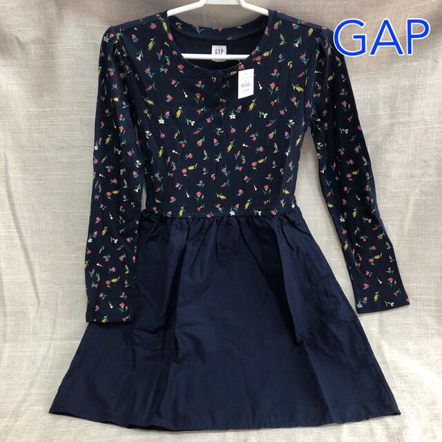 GAP Kids(ギャップキッズ)の【新品未使用】GAP 小花柄 長袖ワンピース 140 L キッズ/ベビー/マタニティのキッズ服女の子用(90cm~)(ワンピース)の商品写真