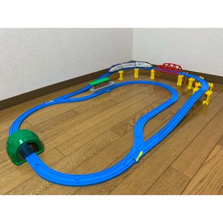 タカラトミー(Takara Tomy)のプラレール E7系北陸新幹線かがやき 立体レールセット(電車のおもちゃ/車)