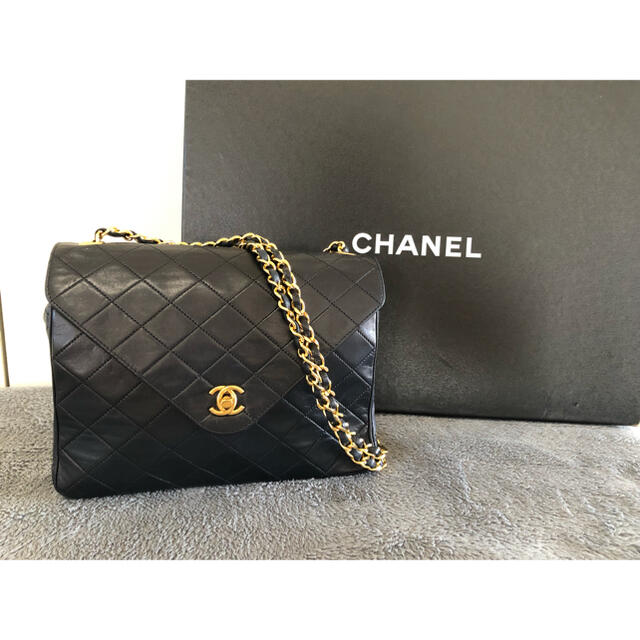 CHANEL(シャネル)の美品CHANELシャネルマトラッセチェーンショルダーバッグ レディースのバッグ(ショルダーバッグ)の商品写真