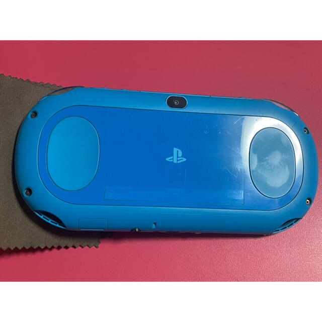 PlayStation Vita(プレイステーションヴィータ)のvita アクアブルー　比較的良品　3 エンタメ/ホビーのゲームソフト/ゲーム機本体(携帯用ゲーム機本体)の商品写真