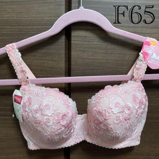 ウィング 花柄 ブラジャーの通販 26点 | Wingのレディースを買うならラクマ