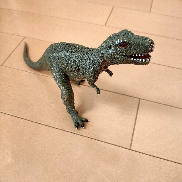 恐竜　ティラノサウルス　玩具　子供　おもちゃ キッズ/ベビー/マタニティのおもちゃ(ぬいぐるみ/人形)の商品写真