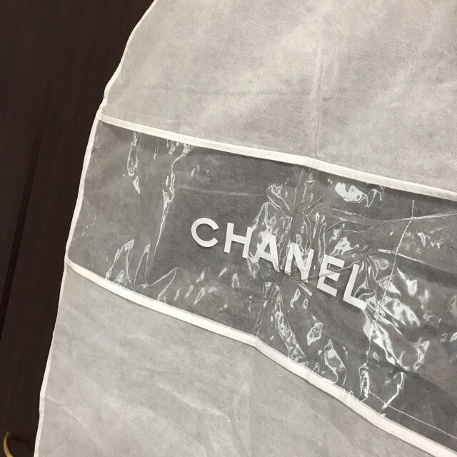 CHANEL(シャネル)のCHANEL シャネル 服収納袋 洋服カバー 3枚セット ホワイト インテリア/住まい/日用品の収納家具(押し入れ収納/ハンガー)の商品写真