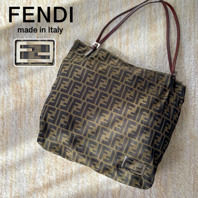 お待たせ! FENDI - シルバー金具 ロゴ ジャガード トートバッグ ズッカ柄 FENDI 極美品 ハンドバッグ