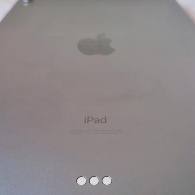Apple(アップル)の【simロック解除品】iPad  Pro 11インチ 第1世代 (64GB) スマホ/家電/カメラのPC/タブレット(タブレット)の商品写真