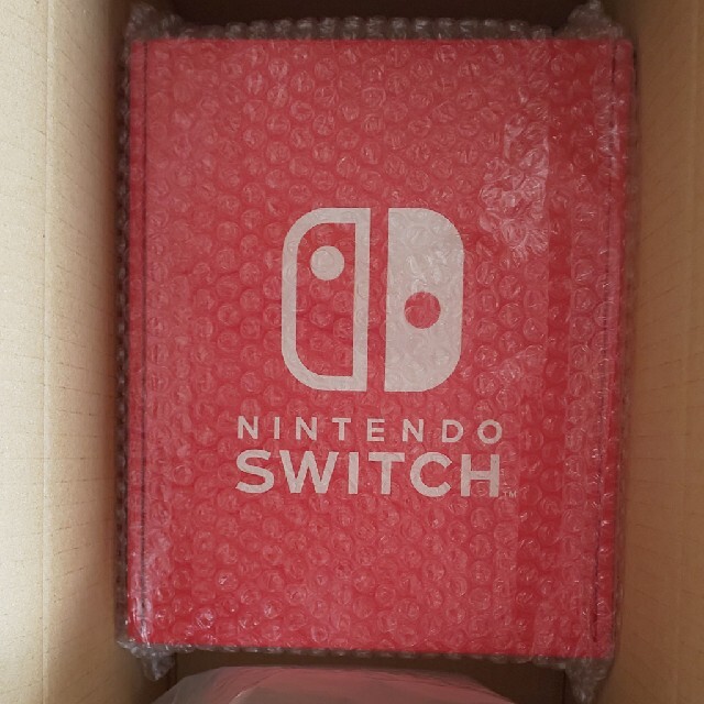 Nintendo Switch(ニンテンドースイッチ)の新型Nintendo Switch有機ELモデル エンタメ/ホビーのゲームソフト/ゲーム機本体(家庭用ゲーム機本体)の商品写真