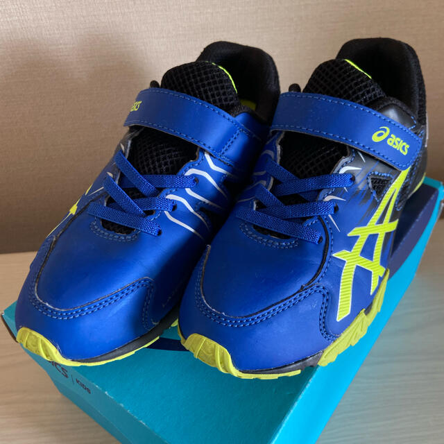 asics(アシックス)のアシックス  レーザービーム　22.0cm キッズ/ベビー/マタニティのキッズ靴/シューズ(15cm~)(スニーカー)の商品写真