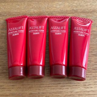 アスタリフト(ASTALIFT)のアスタリフト　洗顔　モイスチャーフォーム　4つセット　日本製　富士フイルム(洗顔料)