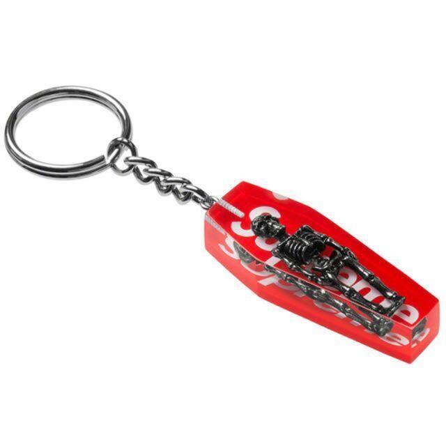 Supreme(シュプリーム)のSupreme Skeleton Keychain Red キーチェーン 赤 メンズのファッション小物(キーホルダー)の商品写真