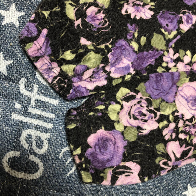 ANNA SUI mini(アナスイミニ)のアナスイミニ 花柄カーディガン　130サイズ キッズ/ベビー/マタニティのキッズ服女の子用(90cm~)(カーディガン)の商品写真