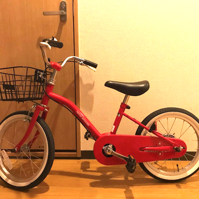 アサヒ(アサヒ)の子供自転車　補助輪付き　16インチ スポーツ/アウトドアの自転車(自転車本体)の商品写真