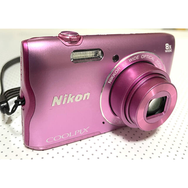 Nikon(ニコン)のNikon デジタルカメラ COOLPIX A300 ピンク SDカード付き！ スマホ/家電/カメラのカメラ(コンパクトデジタルカメラ)の商品写真